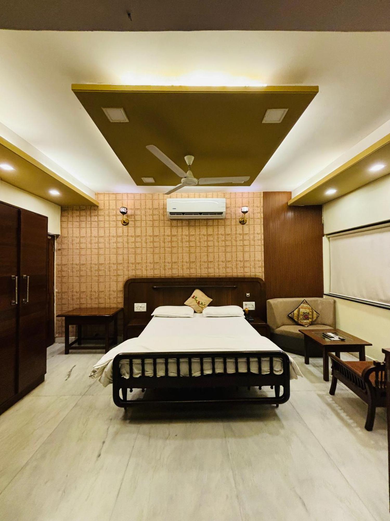 Royal Palms Luxury Service Apartment Nagpur Exterior photo